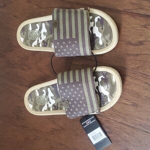 HEY DUDE Phoenix Cloud Flag. 